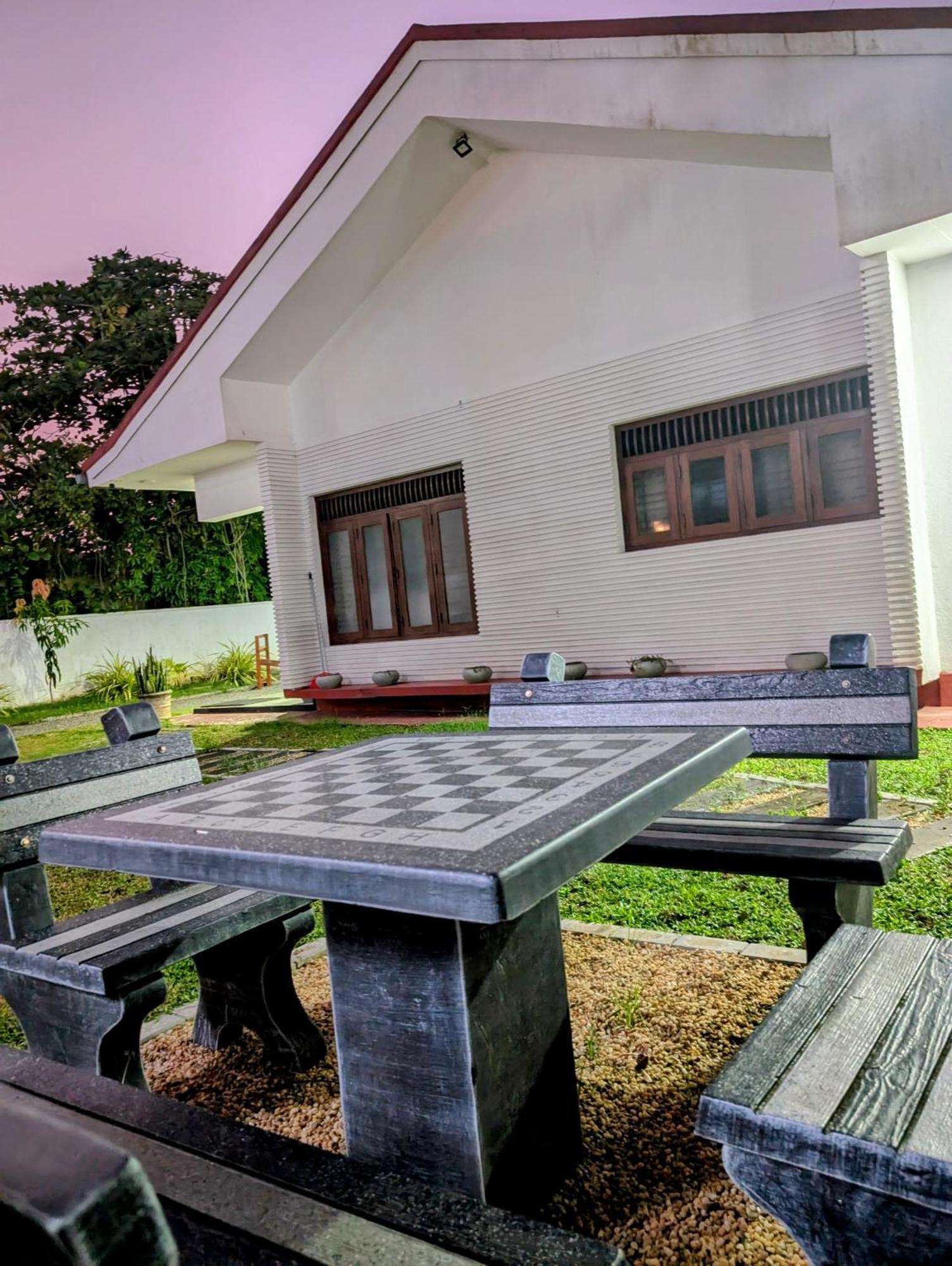 Costels Weligama Hostel Ngoại thất bức ảnh