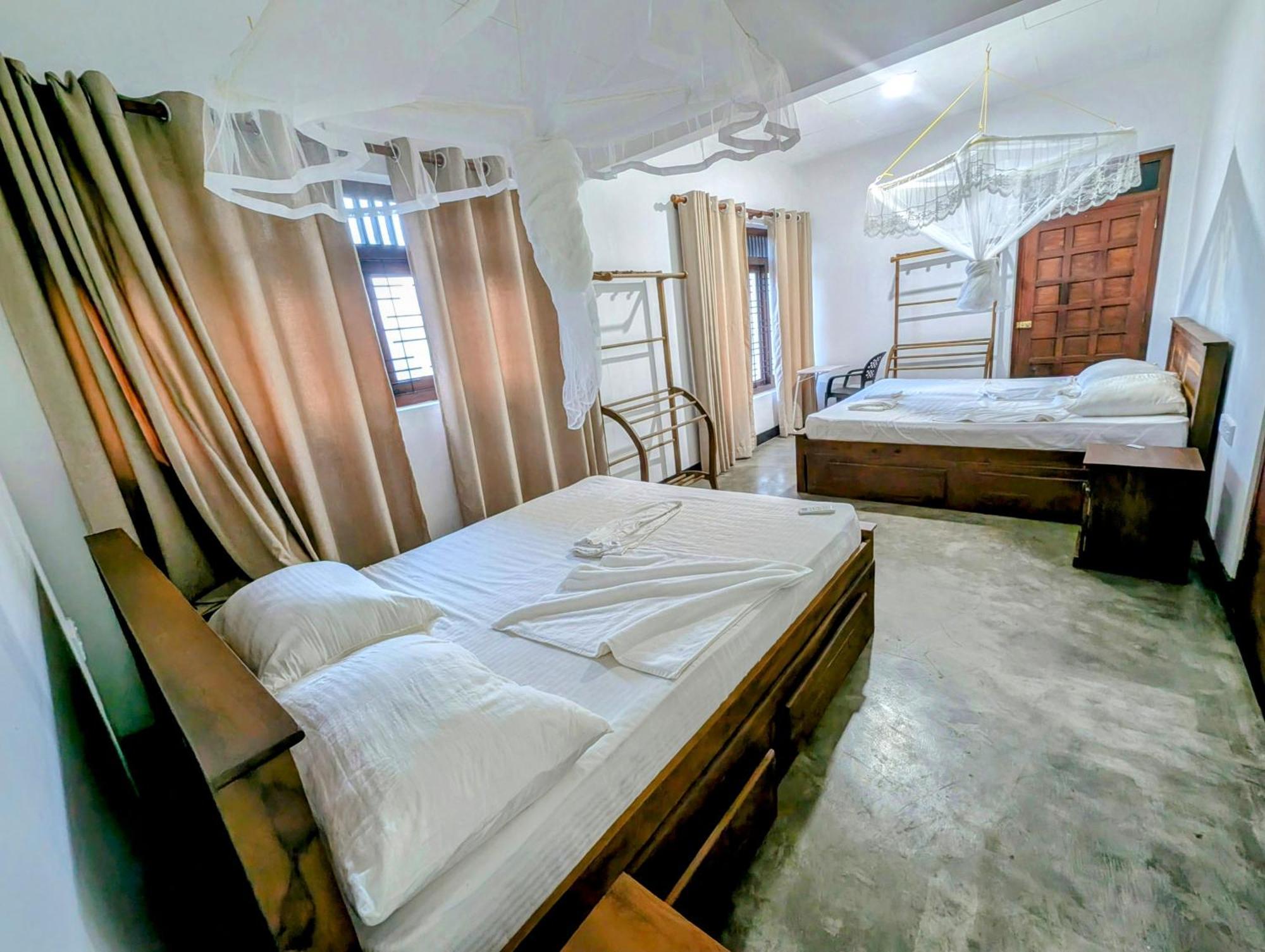 Costels Weligama Hostel Ngoại thất bức ảnh